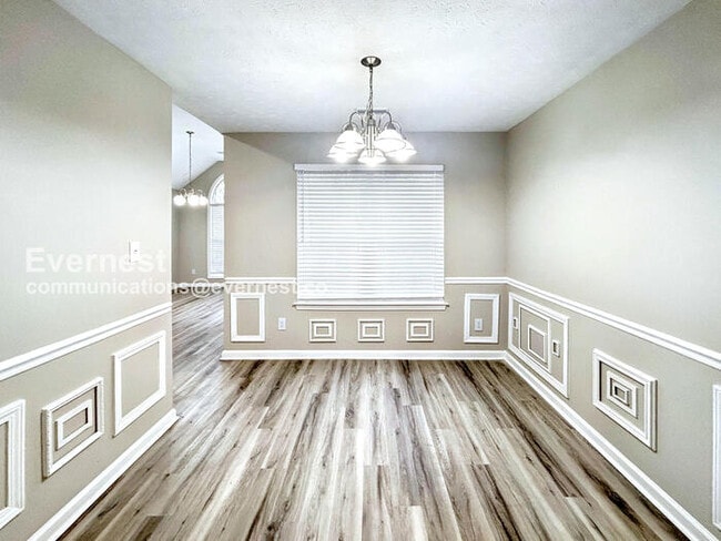 Foto del edificio - 320 Ashley Woods Dr