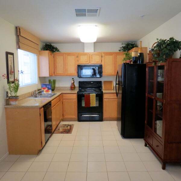 Kitchen1 - 600 Hosking Ave