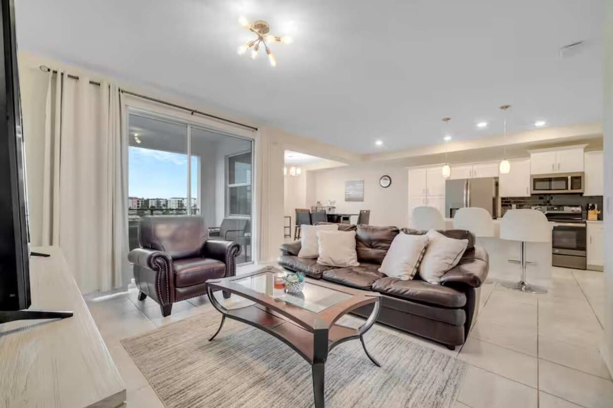 Foto principal - 4721 Clock Tower Dr