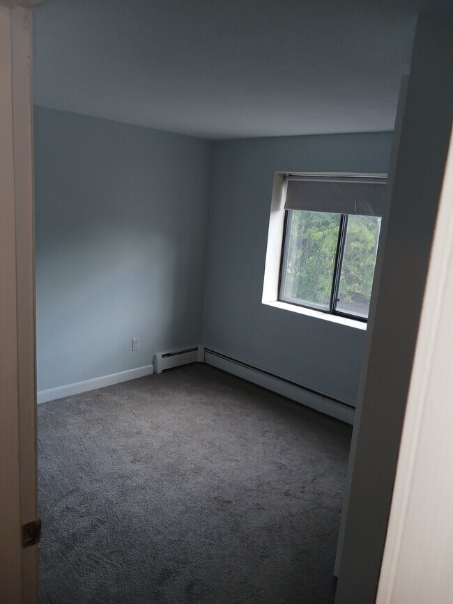 2nd bedroom - 27 North St