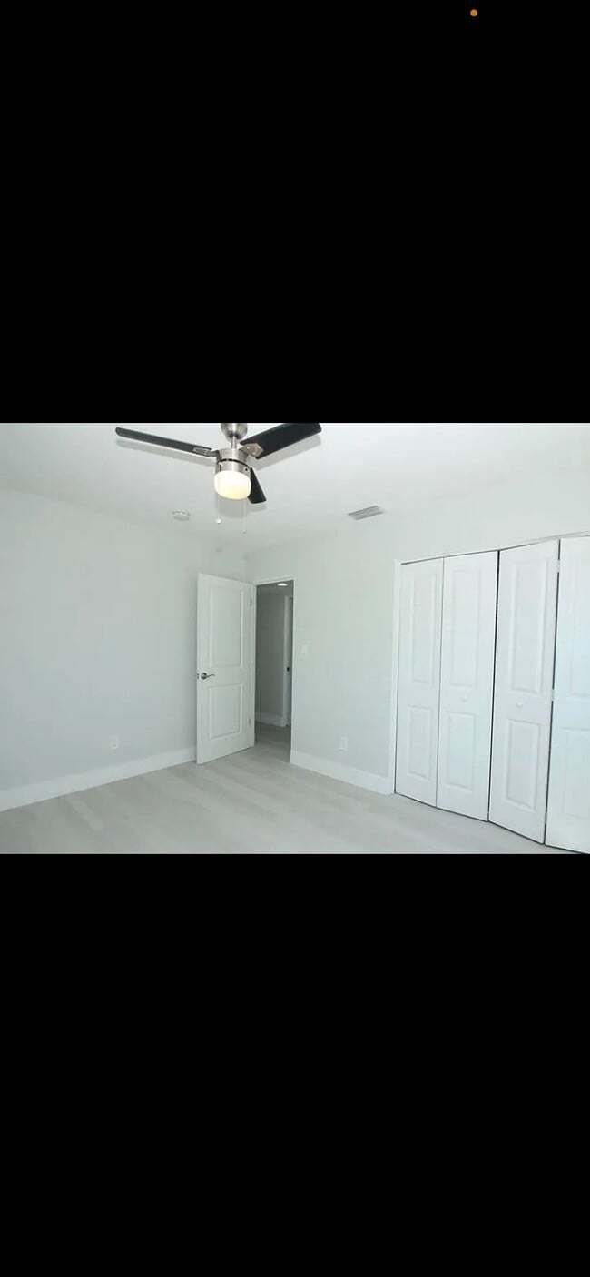 Building Photo - 617 Dunraven Dr