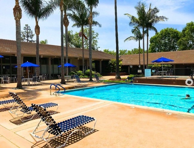 Foto del edificio - 8605 Solano Cir