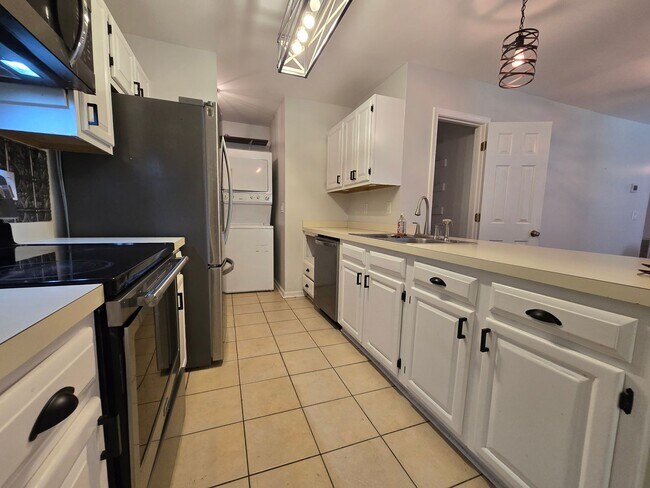 Building Photo - Mt. Hermon - Adorable 3Bed, 2Bath Ranch