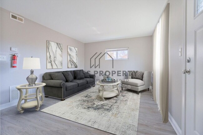 Foto del edificio - 2485 Deming Ave