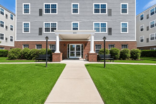 Foto del edificio - Victory Square 55+ Senior Community