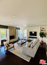 Building Photo - 1122 N Crescent Heights Blvd