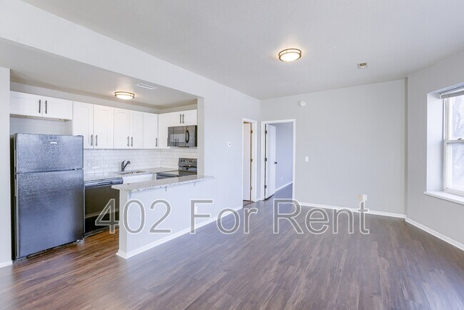 Building Photo - 210 S 24th St