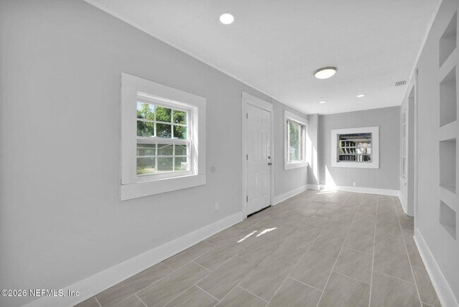 Building Photo - 2517 Orion St