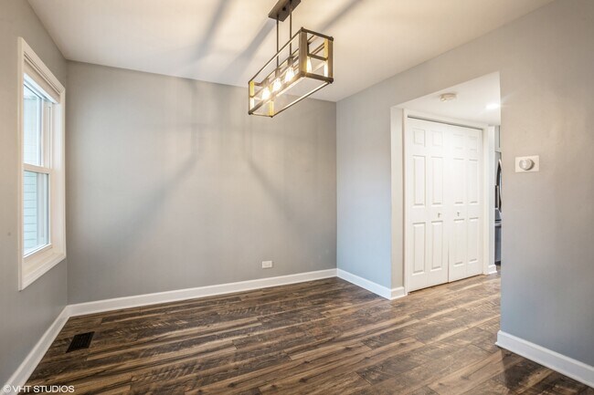 Foto del edificio - 2160 Brittany Ln