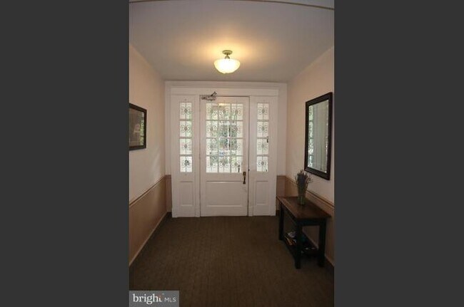 Building Photo - 1835 16th St NW