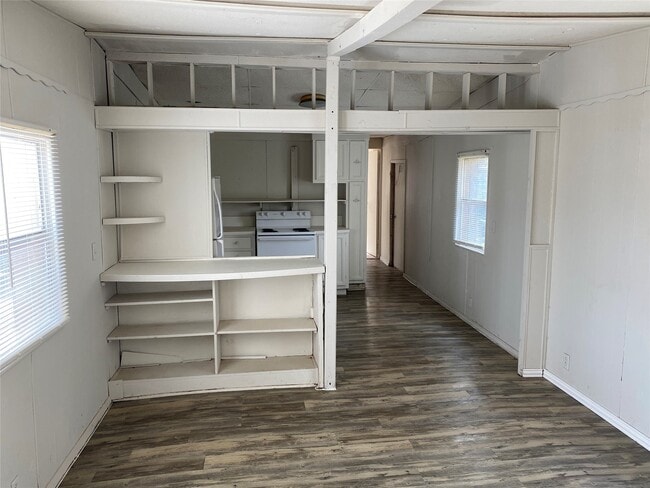 Building Photo - 310 Harris Rd