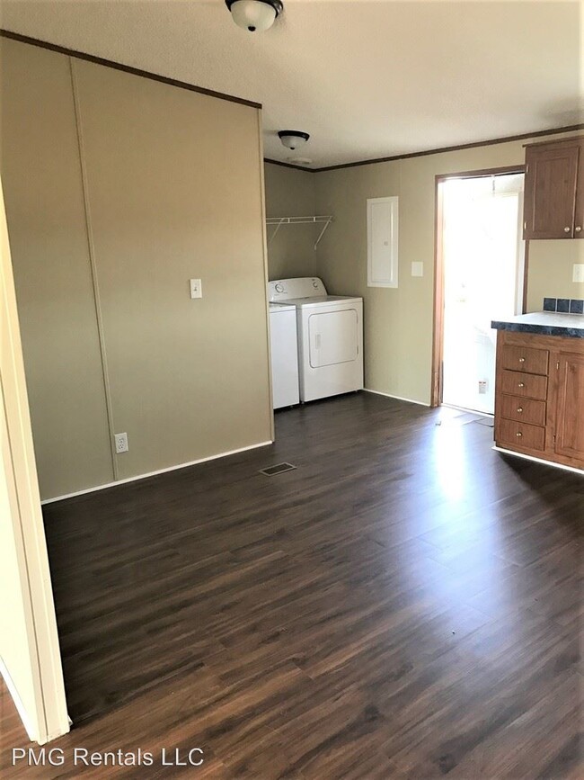 Building Photo - 3 br, 2 bath House - 6612 Blackbird Drive