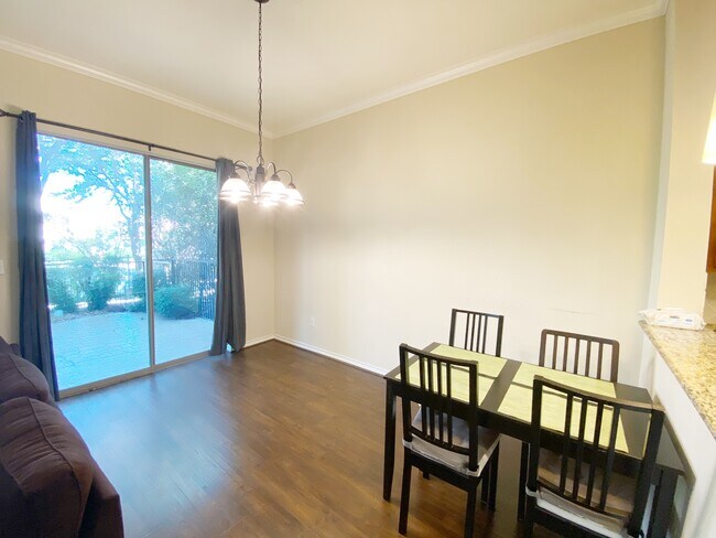 Foto del edificio - 1222 Lake Pointe Way