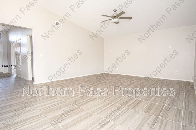 Foto del edificio - 14740 Charles Foster Ave