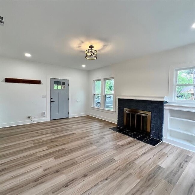 Foto del edificio - 1034 Woodland Ave
