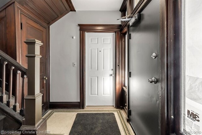 Building Photo - 243 Marston St