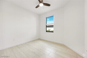 Building Photo - 14008 Hunter Oak Dr