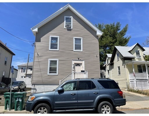 Building Photo - 16 Robinson St