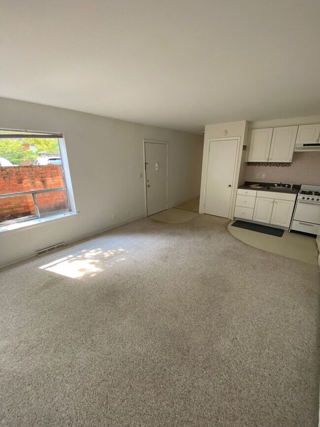 Foto del edificio - One Bedroom Apartment at Arlington Court