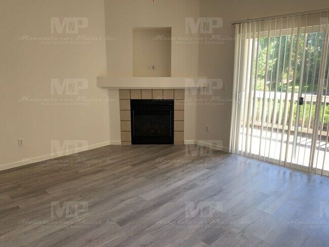 Foto del edificio - 5225 White Willow Dr