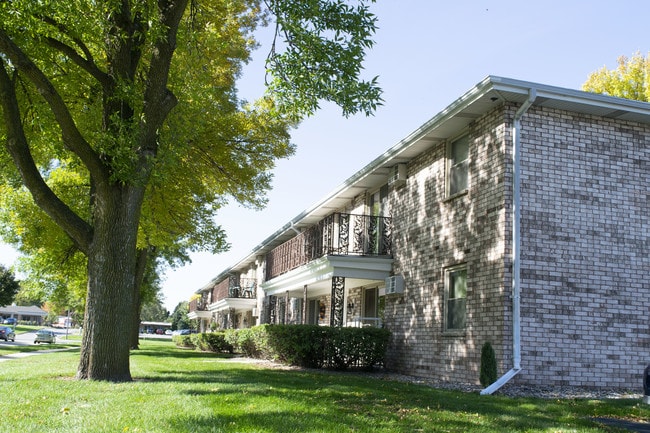 Building Photo - Oakview Apartments