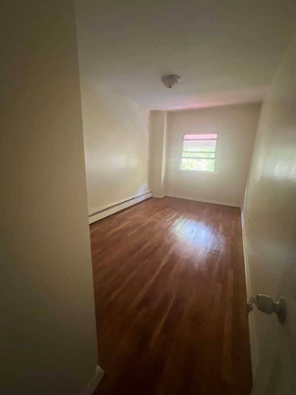 Foto del edificio - 936 E 226th St