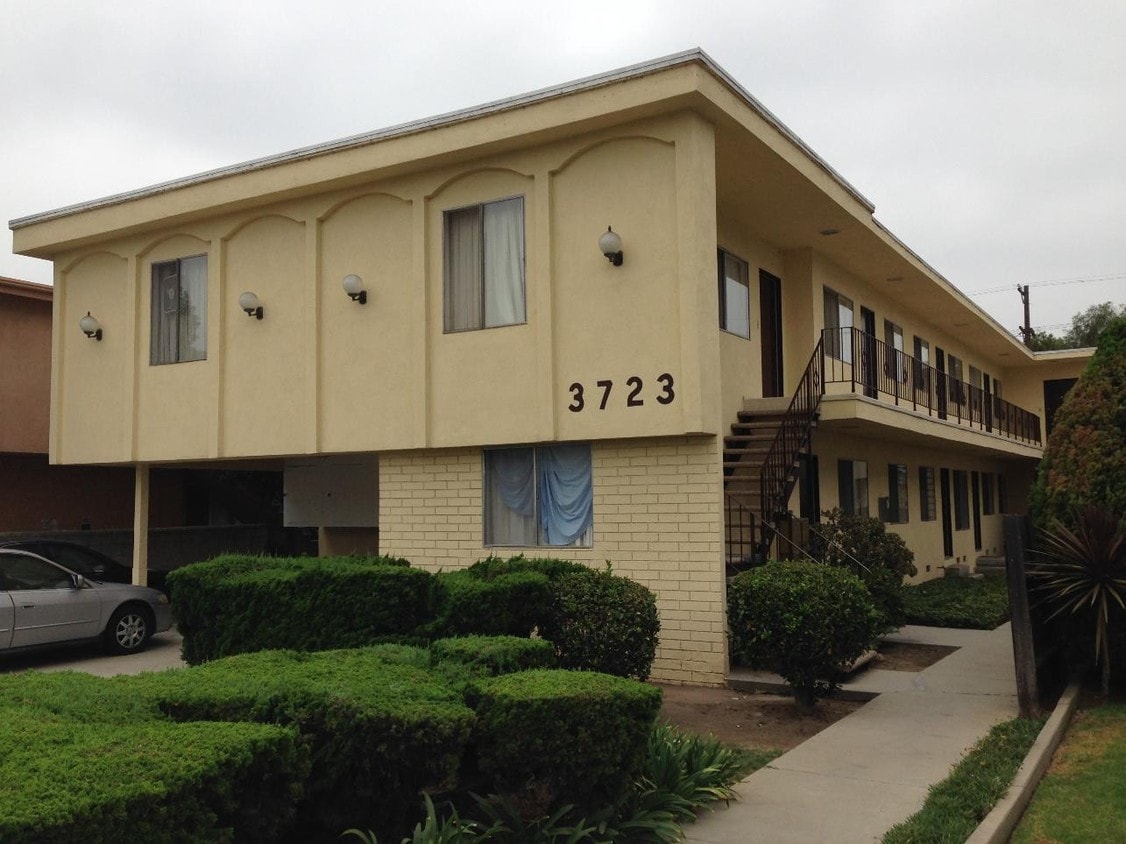Building Photo - 3723 Mentone Ave