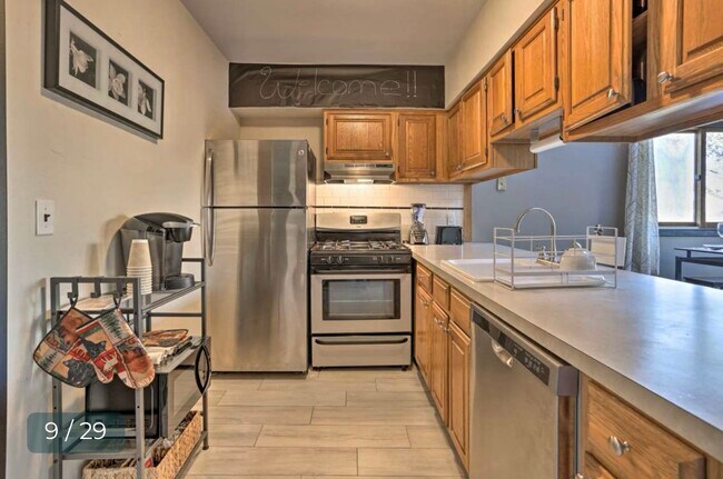 Building Photo - 5 Red Lodge Dr