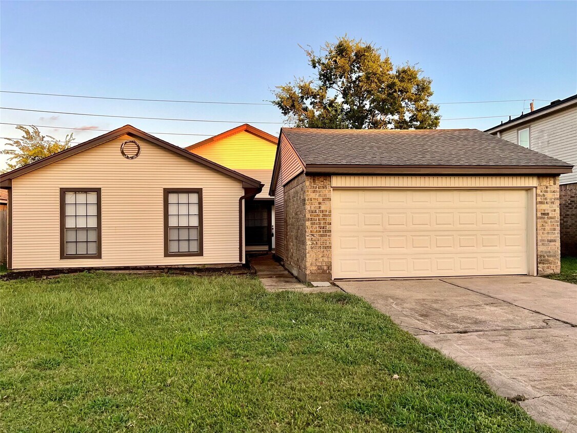 Foto principal - 3111 Timber View Dr