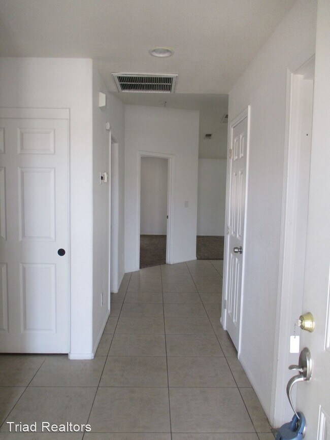 Building Photo - 3 br, 2 bath House - 6087 Daisy Ave