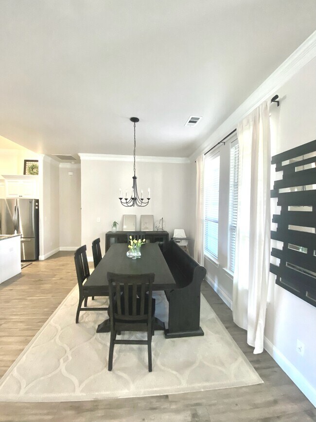 Building Photo - 1215 Desert Rose Dr