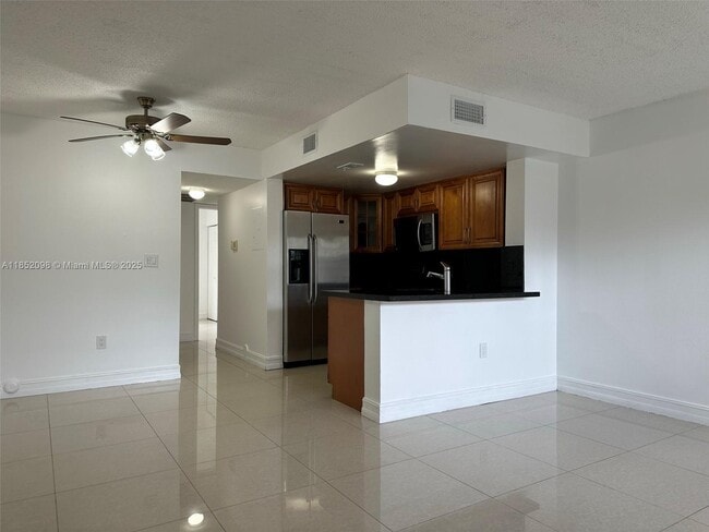 Foto del edificio - 8540 NW 6th Ln