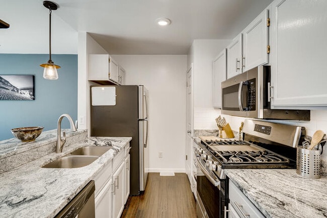 Cocina - 1906 S Balsam St