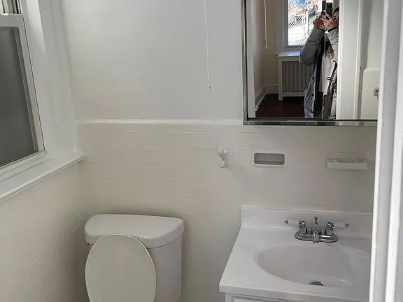 Building Photo - "Charming 1-Bedroom Retreat in the Heart of Bronx - Your Perfect Urban Oasis!"