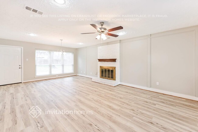 Foto del edificio - 3602 Rolling Forest Dr