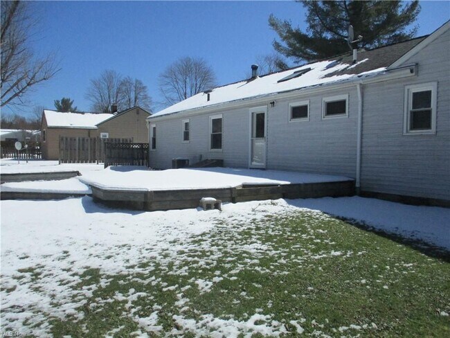 Building Photo - 10900 Bell St
