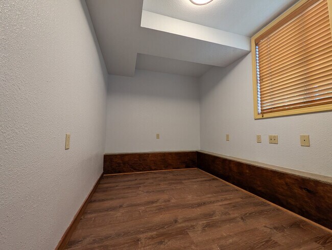 Foto del edificio - 5819 Bayview Ave