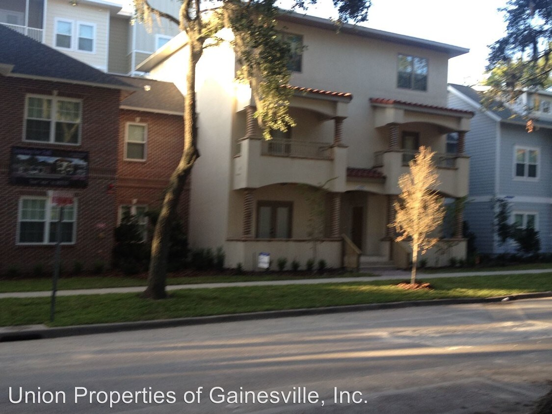 Primary Photo - 1100 SW 6 Ave