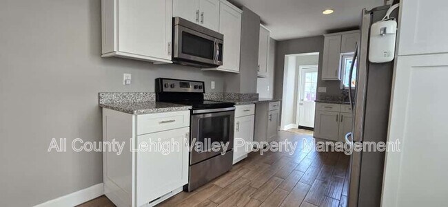 Foto del edificio - 316 E Union Blvd