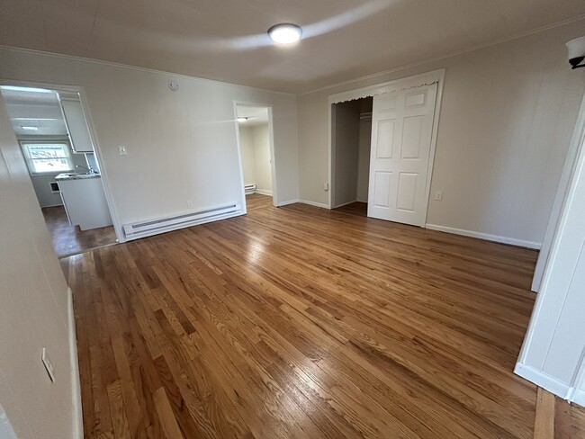 Building Photo - 663 Pawling Ave