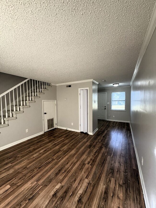 Foto del edificio - Move-In Special!! 1/2 Off First Month's Re...