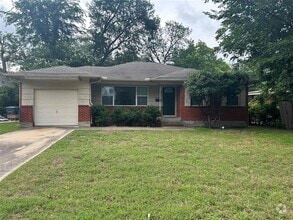 Building Photo - 10108 Pinecrest Dr