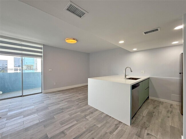 Foto del edificio - 5050 NW 7th St