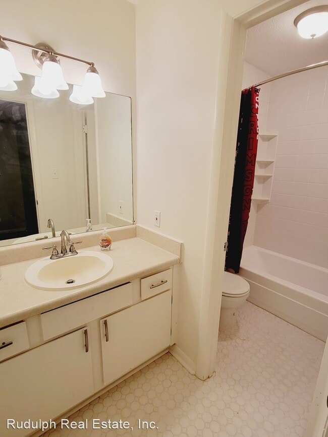 Building Photo - 1 br, 1 bath House - 304 Woodland Village