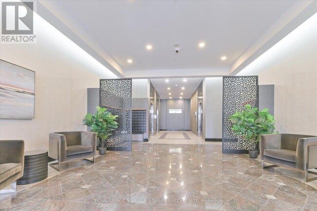 Building Photo - 1 Leaside Park Dr