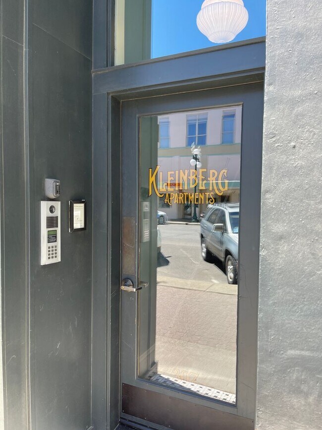 Foto del edificio - *The Kleinberg Building*