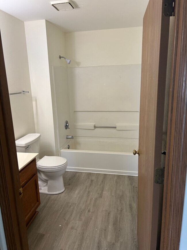 Building Photo - 5955-75 S Kingan Ave