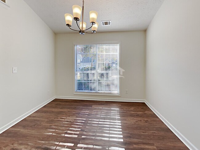 Foto del edificio - 2117 Steffi Ln NW