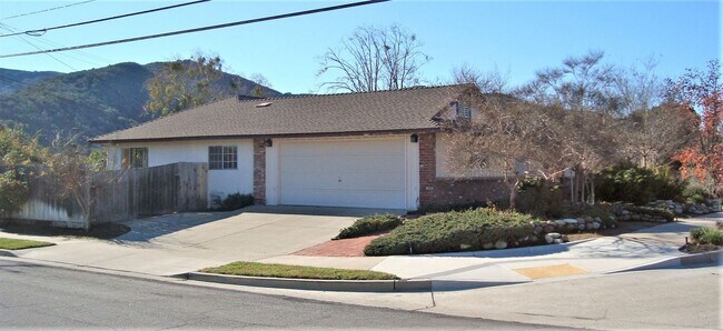 Building Photo - 3 br, 2 bath House - 1690 Juniper Ave