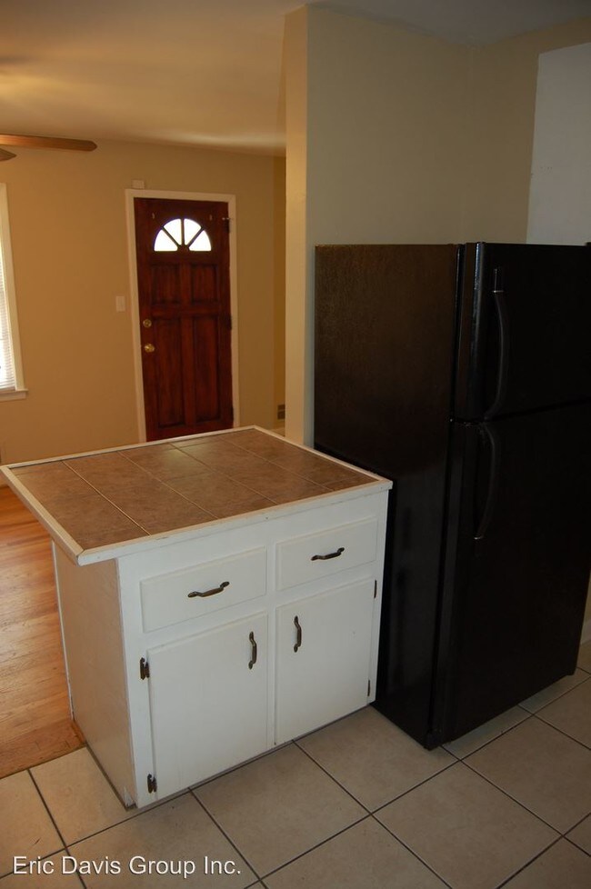 Building Photo - 3 br, 1.5 bath House - 3743 Brookcrest Circle